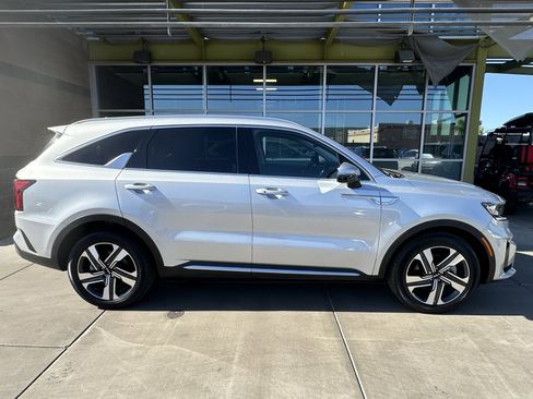 Used 2023 Kia Sorento EX image 7