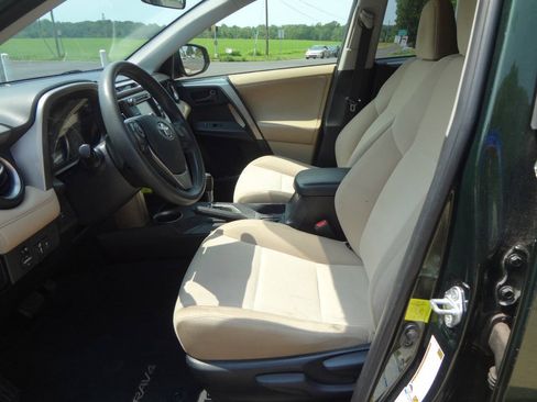 Used 2013 Toyota RAV4 XLE AWD/4WD image 8