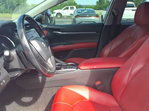 Used 2019 Toyota Camry XSE FWD image 20