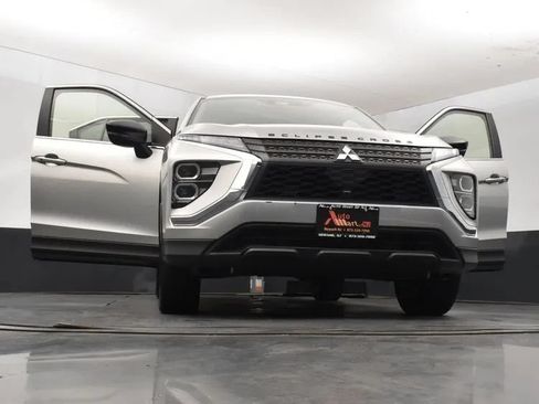 Used 2024 Mitsubishi Eclipse Cross LE AWD/4WD image 11