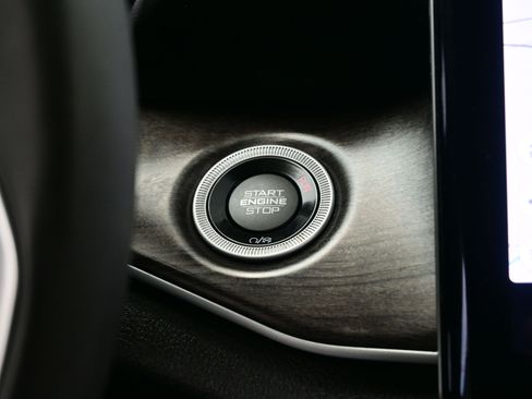 Used 2023 Jeep Grand Cherokee L Limited image 23