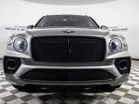 Used 2022 Bentley Bentayga image 2
