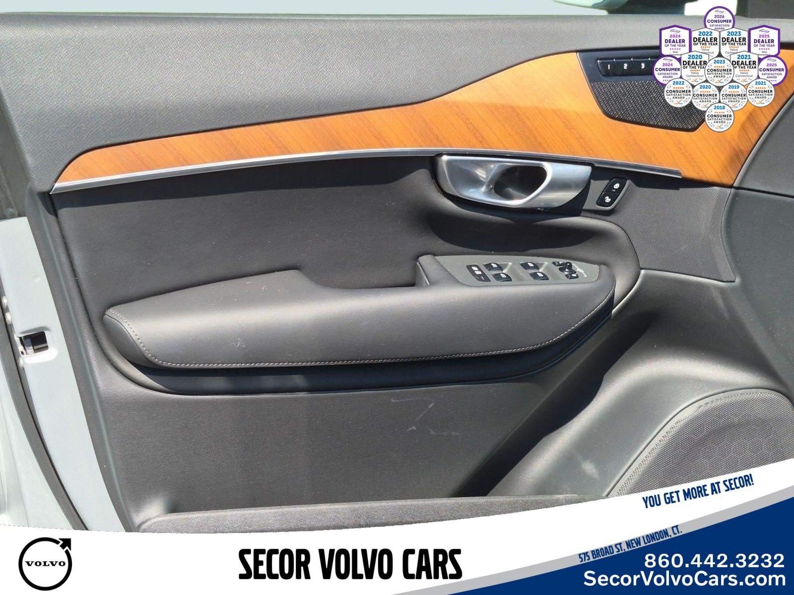 Used 2023 Volvo XC90 B6 Plus AWD/4WD image 11