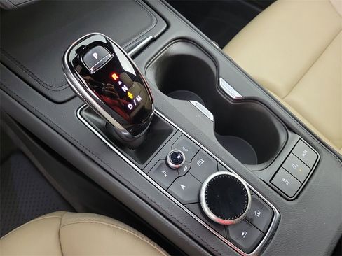 Certified 2025 Cadillac XT4 Premium Luxury image 28