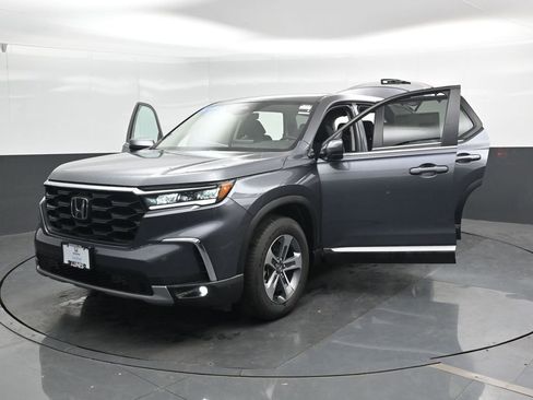 Used 2025 Honda Pilot EX-L image 45