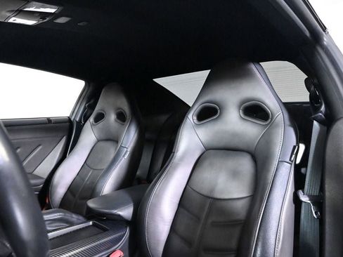 Used 2018 Nissan GT-R Premium w/ Premium Interior Package AWD/4WD image 16