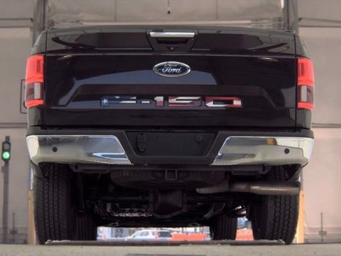 Used 2018 Ford F150 Lariat w/ Equipment Group 502A Luxury AWD/4WD image 11