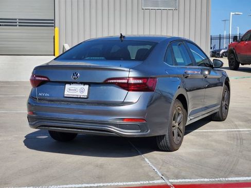 New 2024 Volkswagen Jetta SE image 3