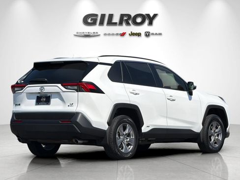 Used 2025 Toyota RAV4 LE AWD/4WD image 4