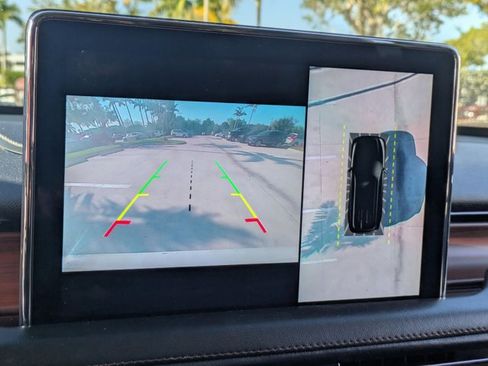 Used 2022 Lincoln Aviator Reserve w/ Equipment Group 201A image 13