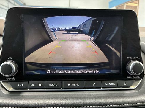 Used 2023 Nissan Rogue SV image 22