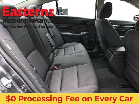 Used 2023 Nissan Altima 2.5 SV FWD image 23