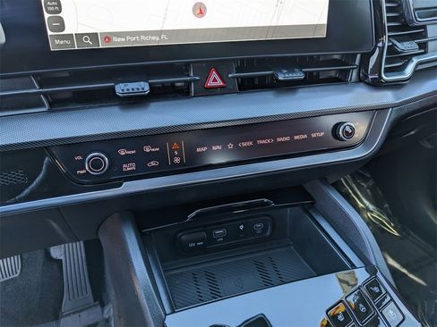 Certified 2025 Kia Sportage SX Prestige image 28