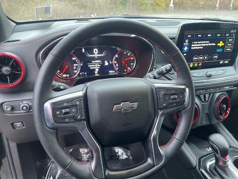 Used 2025 Chevrolet Blazer RS image 9