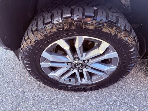 Used 2026 Toyota 4Runner Limited AWD/4WD image 18