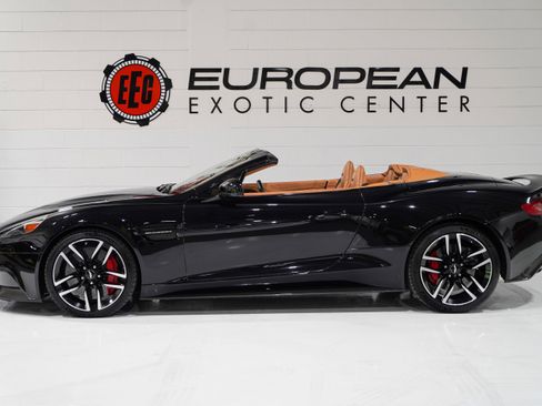 Used 2017 Aston Martin Vanquish Volante RWD image 7