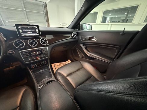 Used 2014 Mercedes-Benz CLA 250 image 10