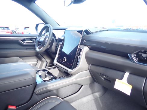 New 2026 GMC Yukon Elevation image 16