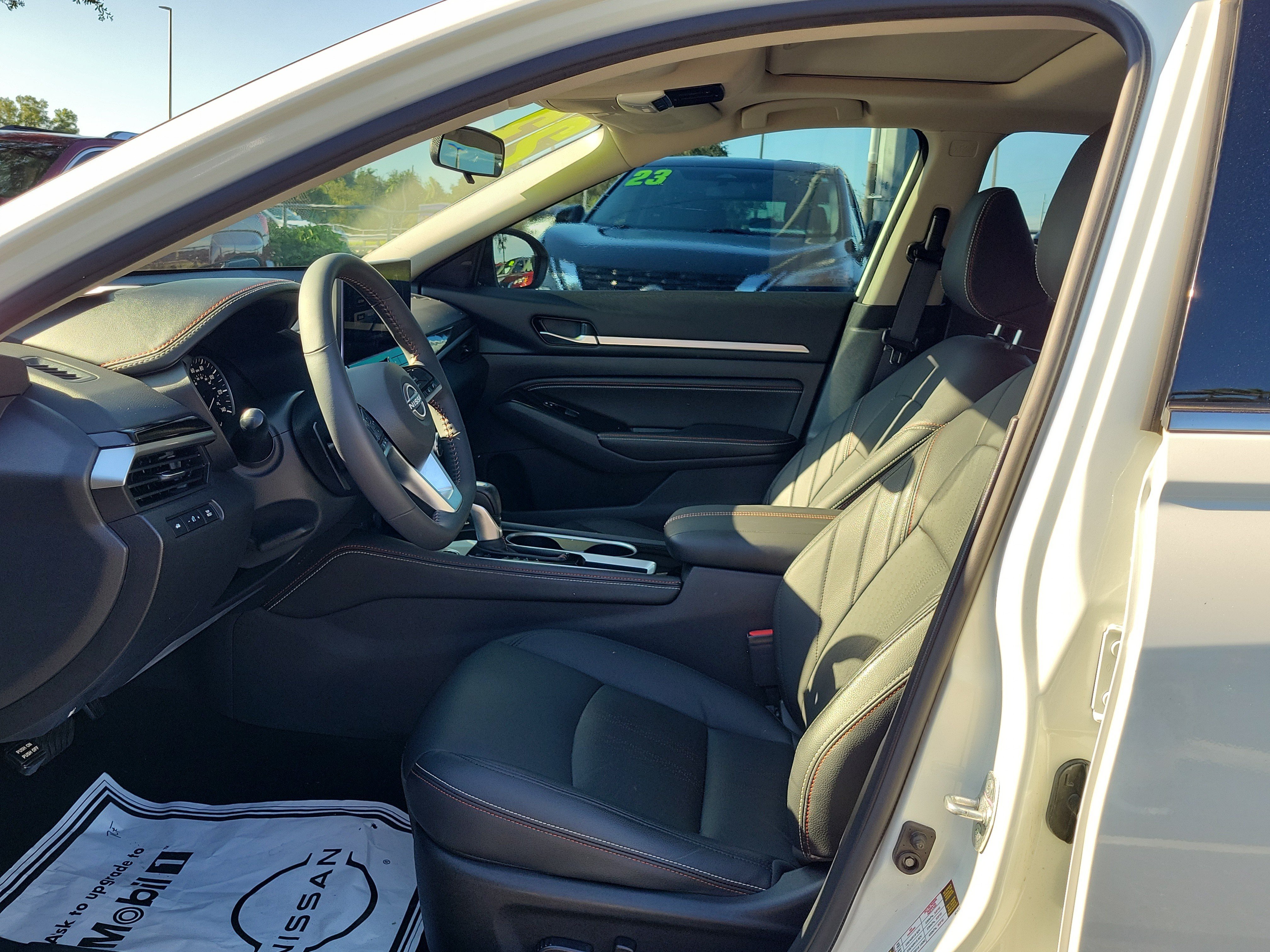 Certified 2023 Nissan Altima 2.5 SR w/ SR Premium Package FWD image 18