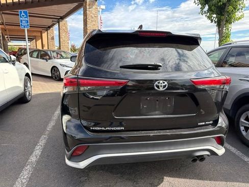 Used 2023 Toyota Highlander XSE AWD/4WD image 10