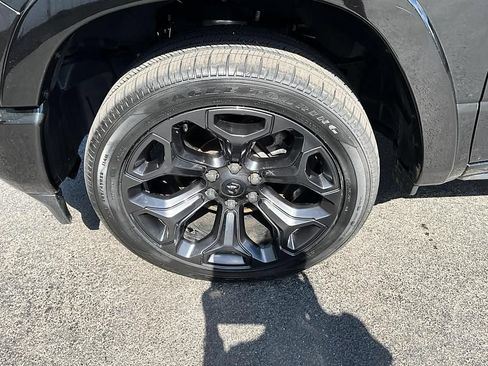 Used 2020 RAM 1500 Limited w/ Black Appearance Package AWD/4WD image 11