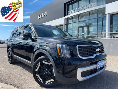 Used 2024 Kia Telluride S w/ S Sunroof Package