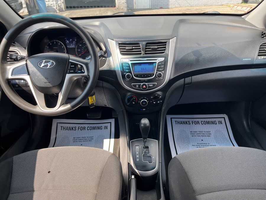 Used 2013 Hyundai Accent GS FWD image 16