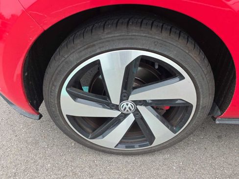 Used 2019 Volkswagen GTI SE FWD image 11