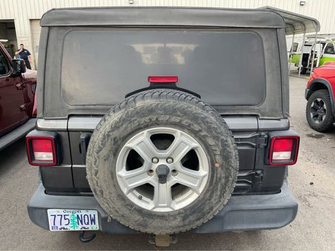 Used 2018 Jeep Wrangler Unlimited Sport S image 5