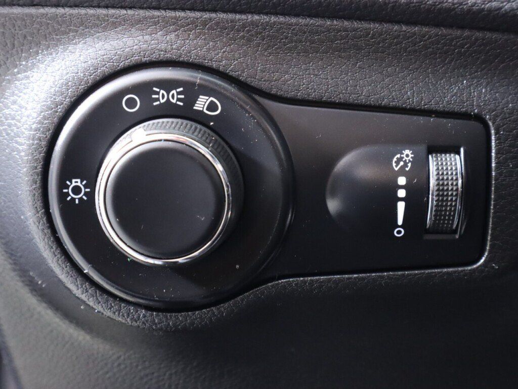 Used 2020 Jeep Compass Sport FWD image 10