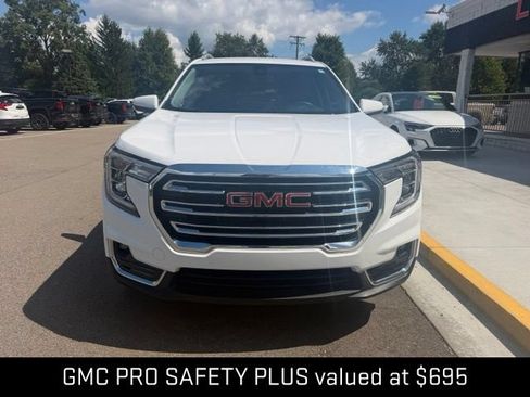 Used 2024 GMC Terrain SLT AWD/4WD image 3