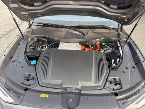 Used 2019 Audi e-tron Premium Plus image 29