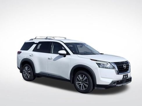 Used 2023 Nissan Pathfinder SL AWD/4WD image 4