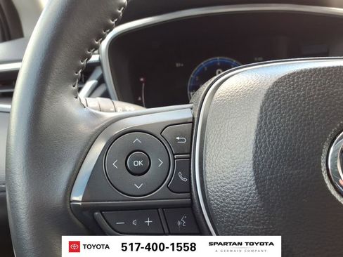 Used 2025 Toyota Corolla Cross XLE AWD/4WD image 18