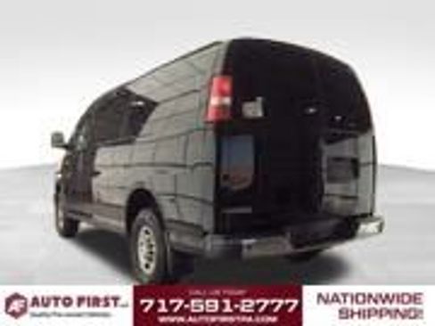 Used 2019 Nissan NV 2500 SV image 3
