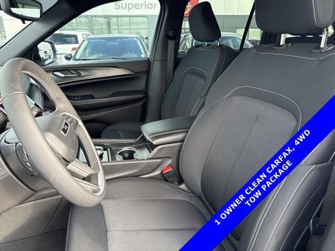 Used 2024 Jeep Grand Cherokee Laredo w/ Trailer Tow Package image 5