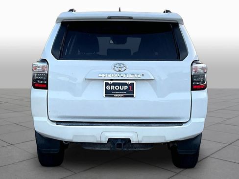 Used 2020 Toyota 4Runner SR5 AWD/4WD image 5