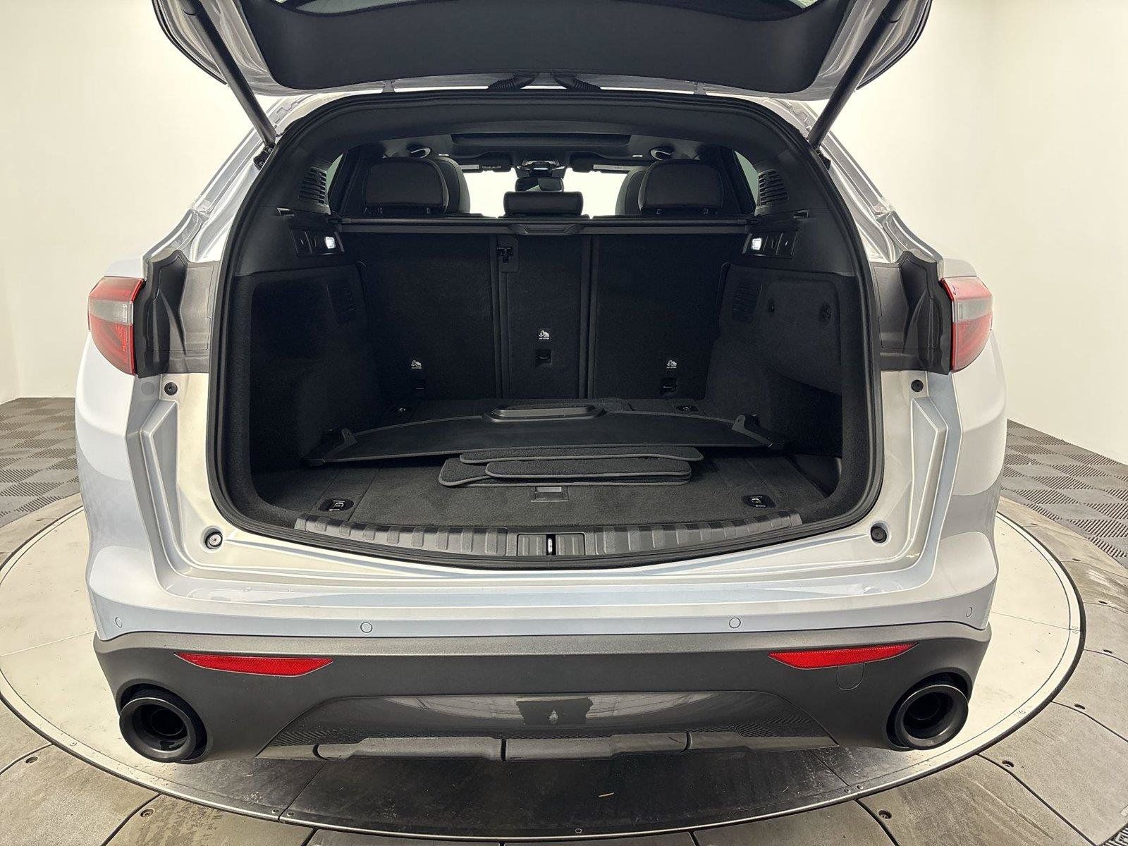 Used 2023 Alfa Romeo Stelvio Sprint AWD/4WD image 21