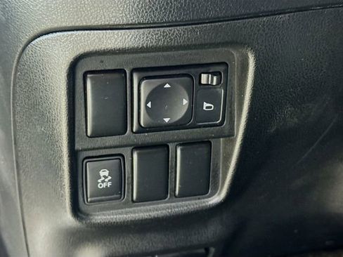 Used 2016 Nissan Juke S FWD image 13