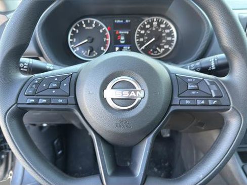 Certified 2025 Nissan Sentra S FWD image 9