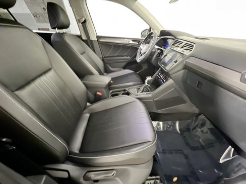 Used 2023 Volkswagen Tiguan SE FWD image 31