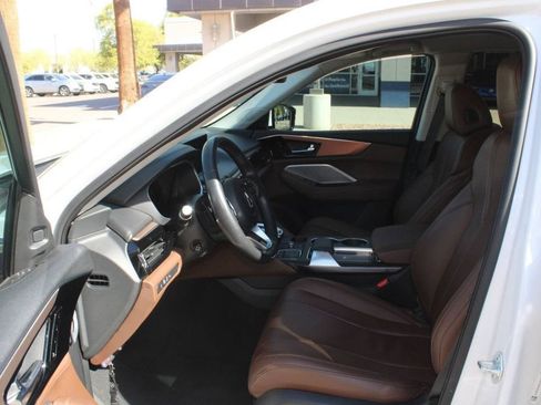 Used 2024 Acura MDX w/ Technology Package FWD image 12