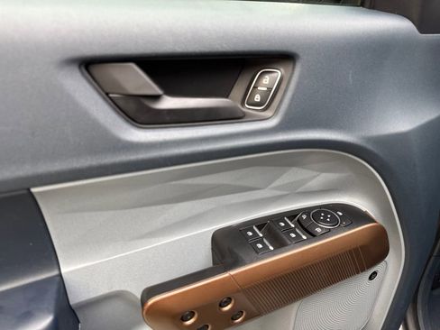 Used 2023 Ford Maverick Lariat w/ Lariat Luxury Package FWD image 34