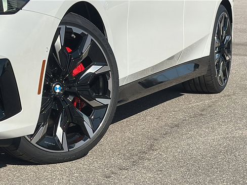 New 2026 BMW 540i xDrive w/ M Sport Package image 3