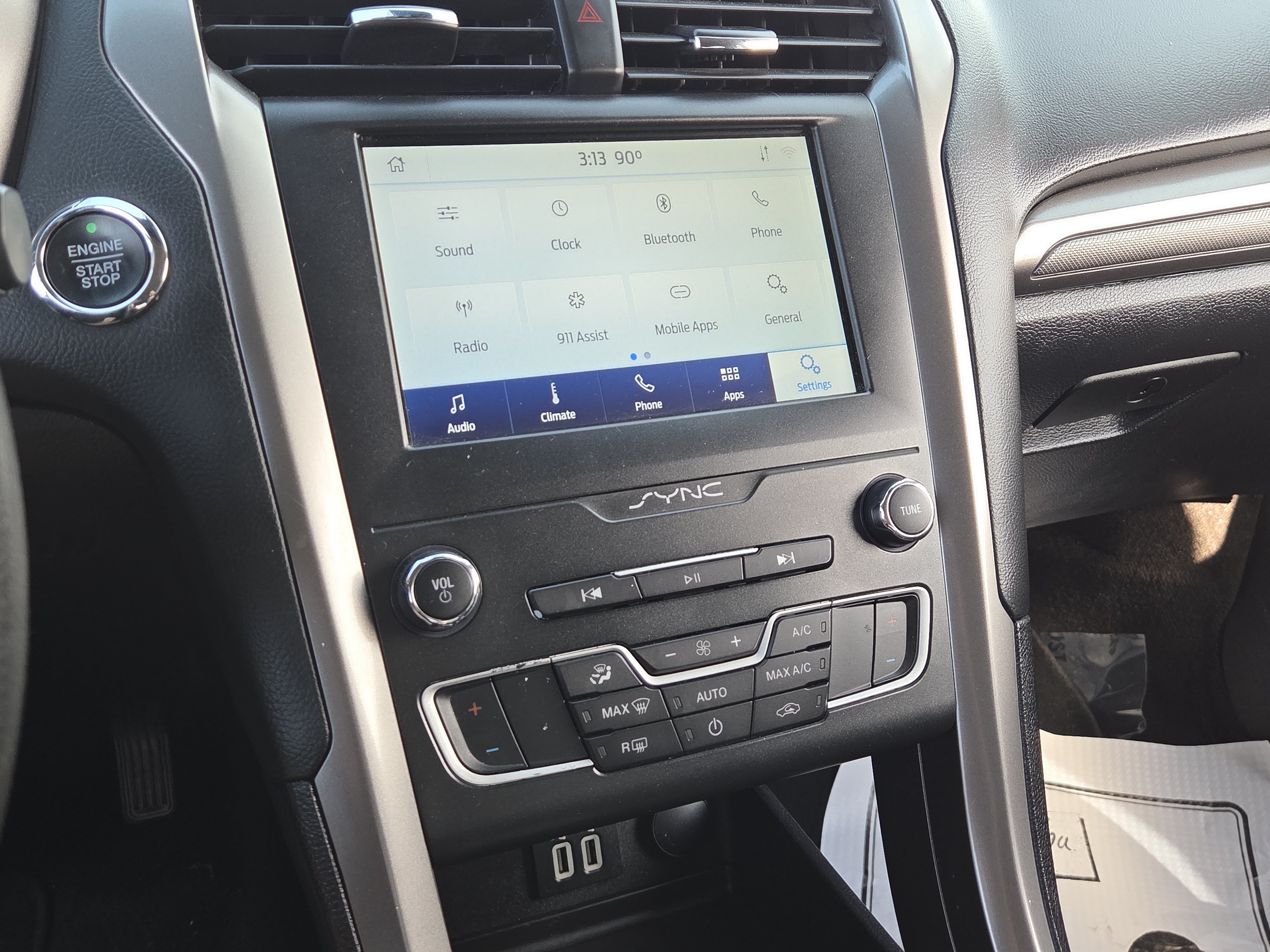 Used 2020 Ford Fusion SE FWD image 18