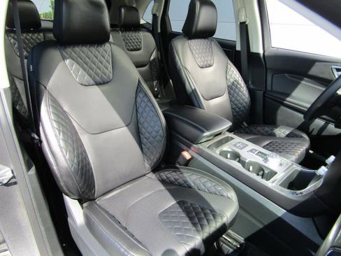 Used 2024 Ford Edge Titanium w/ Equipment Group 301A AWD/4WD image 11