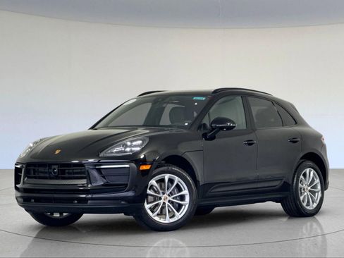 Certified 2023 Porsche Macan image 1