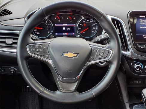 Used 2023 Chevrolet Equinox Premier image 20