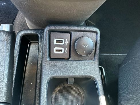 Used 2021 Ford Transit Connect XLT image 28