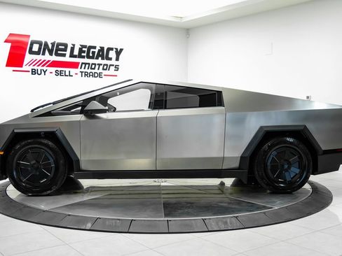 Used 2024 Tesla Cybertruck Cyberbeast AWD/4WD image 13